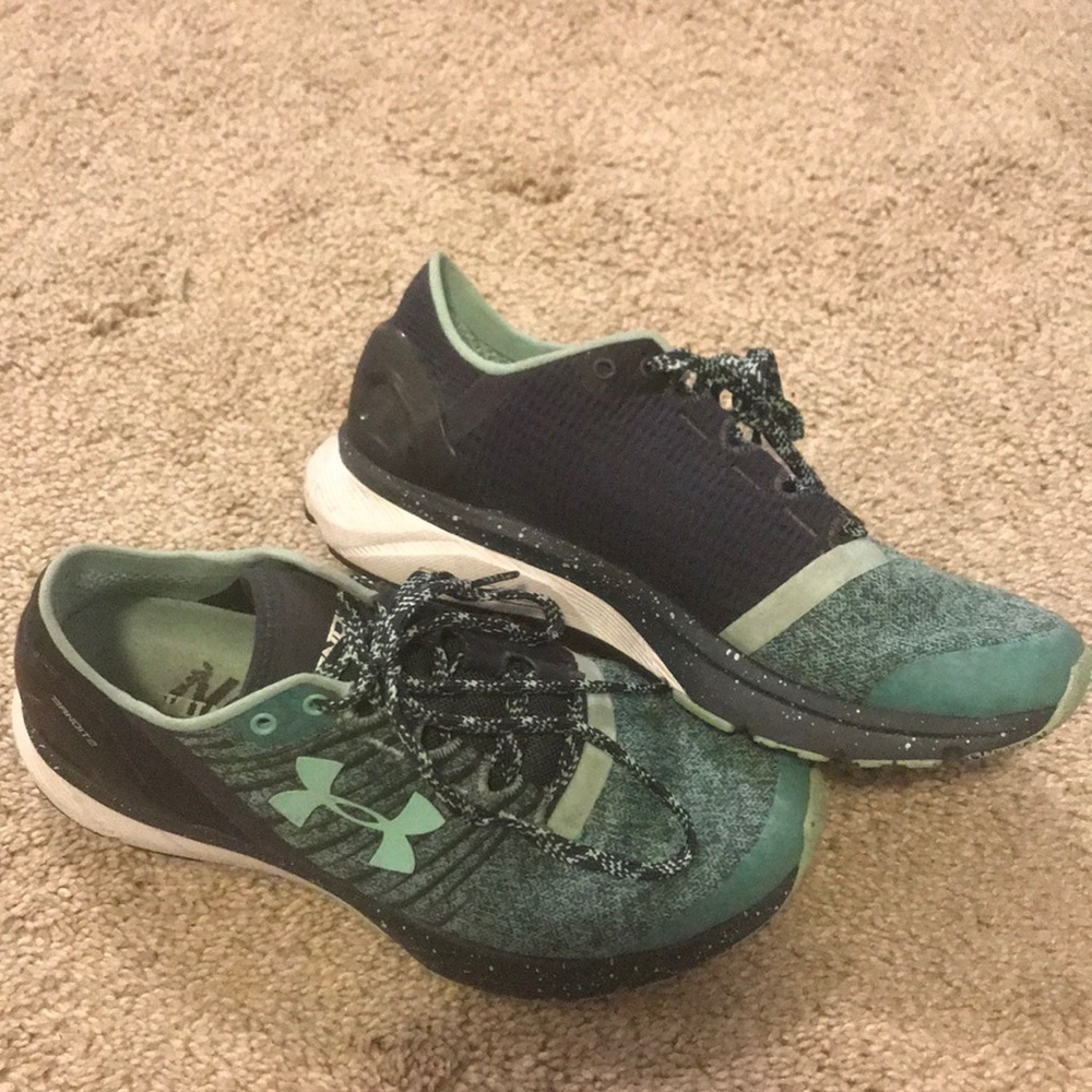 Under Armour bandit 2 running sneakers size 6